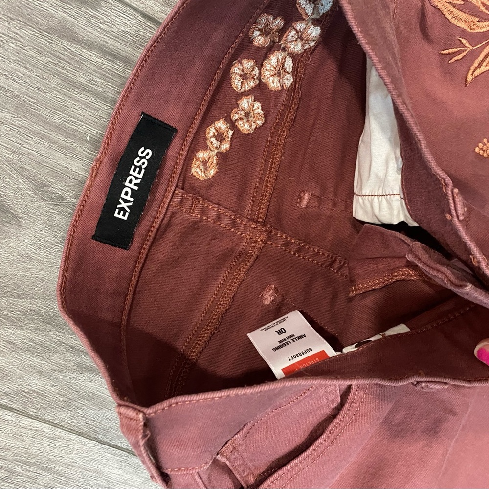 Express High Rise Supersoft Rose Gold Embroidered Stretchy Leggings Sz 0 or 2 - Picture 8 of 13
